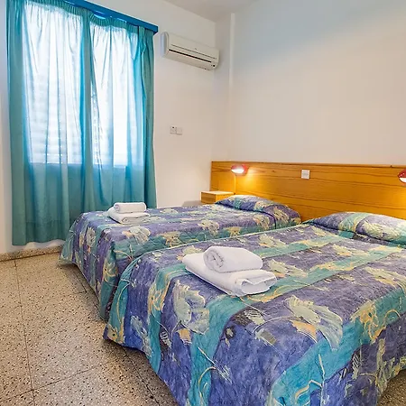 Green Bungalows Hotel Apartments 3* Айя-Напа