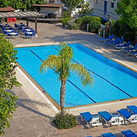 Green Bungalows Hotel Apartments Апарт-готель Айя-Напа