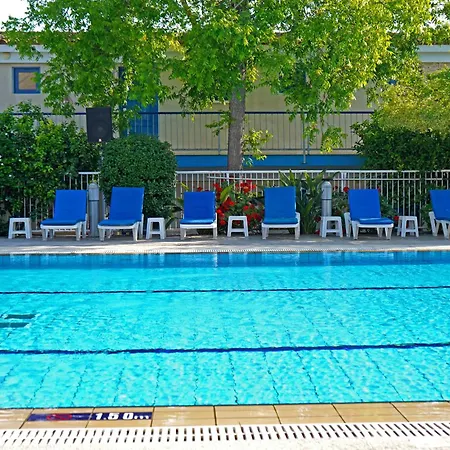 Green Bungalows Hotel Apartments Апарт-готель
