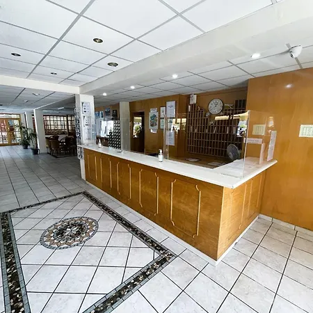 Green Bungalows Hotel Apartments Апарт-готель Айя-Напа