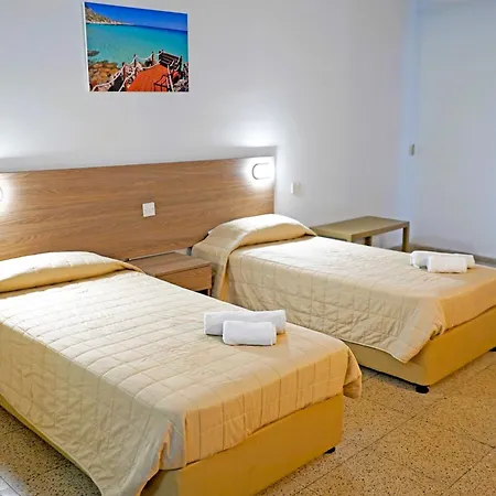 Green Bungalows Hotel Apartments Апарт-готель Айя-Напа