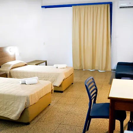 Green Bungalows Hotel Apartments 3* Айя-Напа