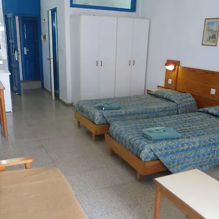 Green Bungalows Hotel Apartments 3* Айя-Напа