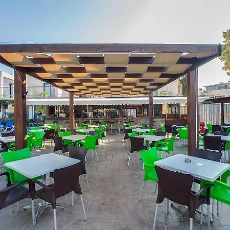 Green Bungalows Hotel Apartments 3*